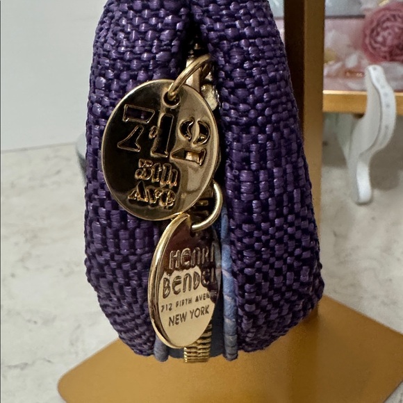 Henri Bendel purple woven expandable mini bag/wristlet - Picture 4 of 8